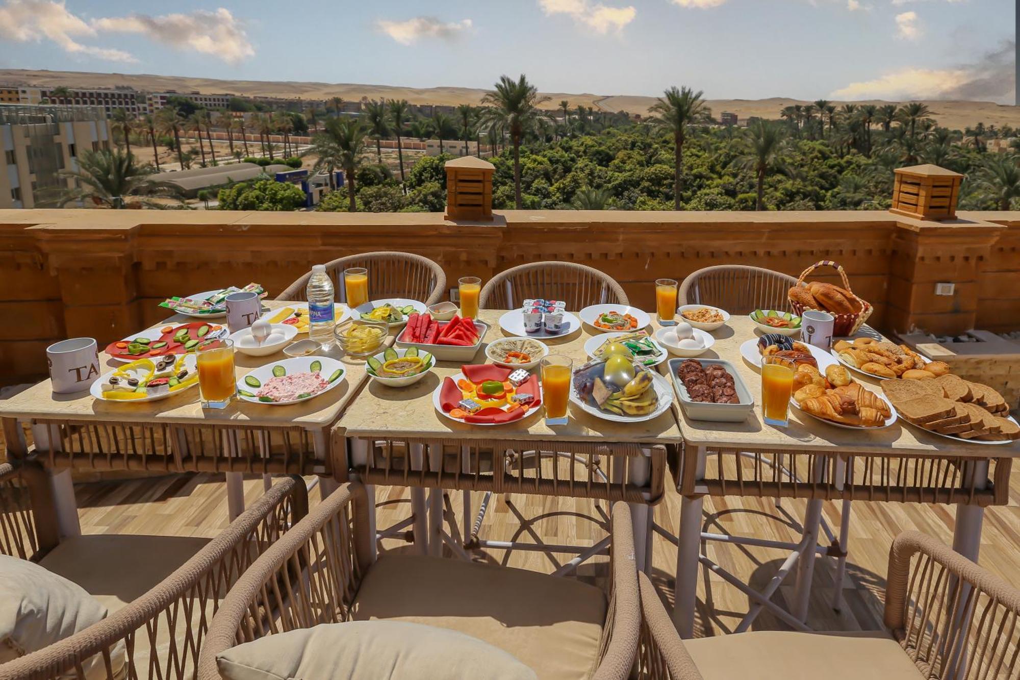 Taj Pyramids View Inn Kafret el-Gabal Exterior foto